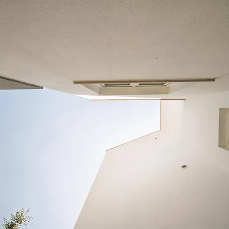 The Hideway, Peaceful Energy & Modern Comfort! Nyaraló