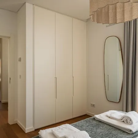 The Hideway, Peaceful Energy & Modern Comfort!